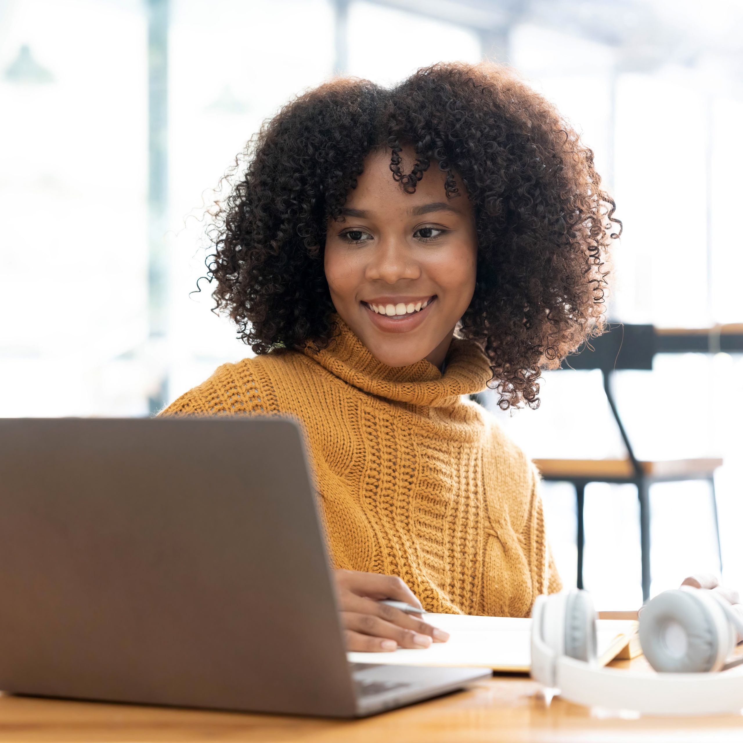 How Does the Abortion Pill Work? A North Carolina woman searching on her laptop "How Does the Abortion Pill Work?"