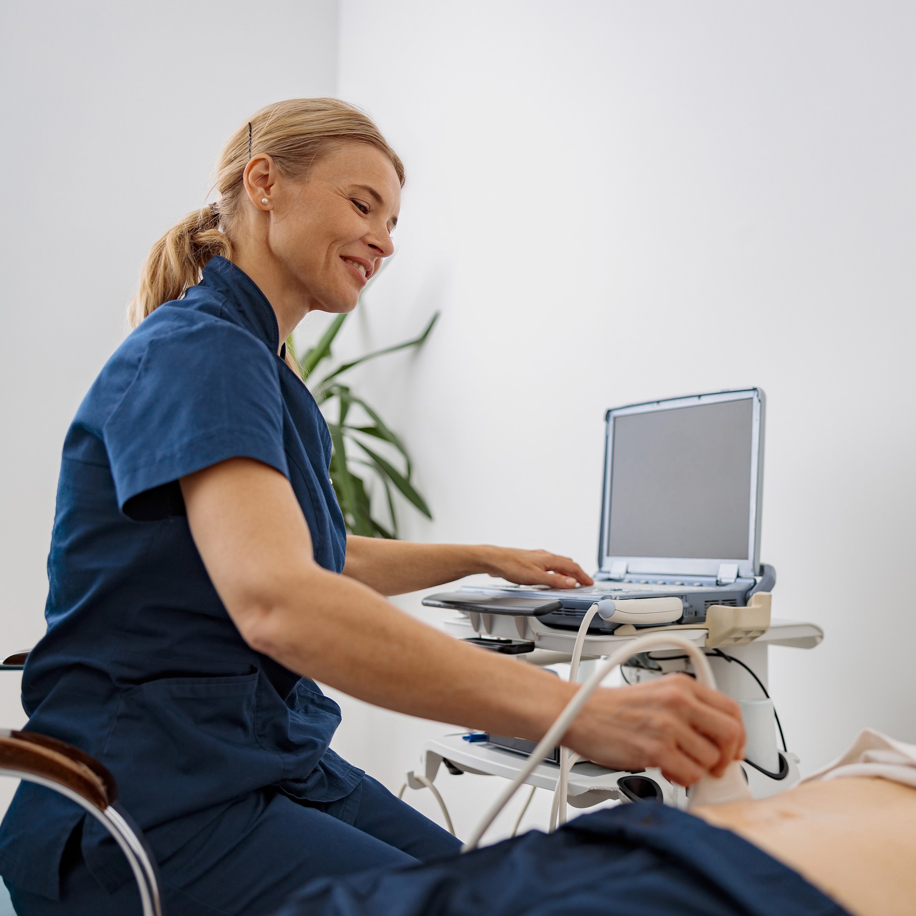 Free Ultrasounds A woman getting a free ultrasound in Hampstead, North Carolina
